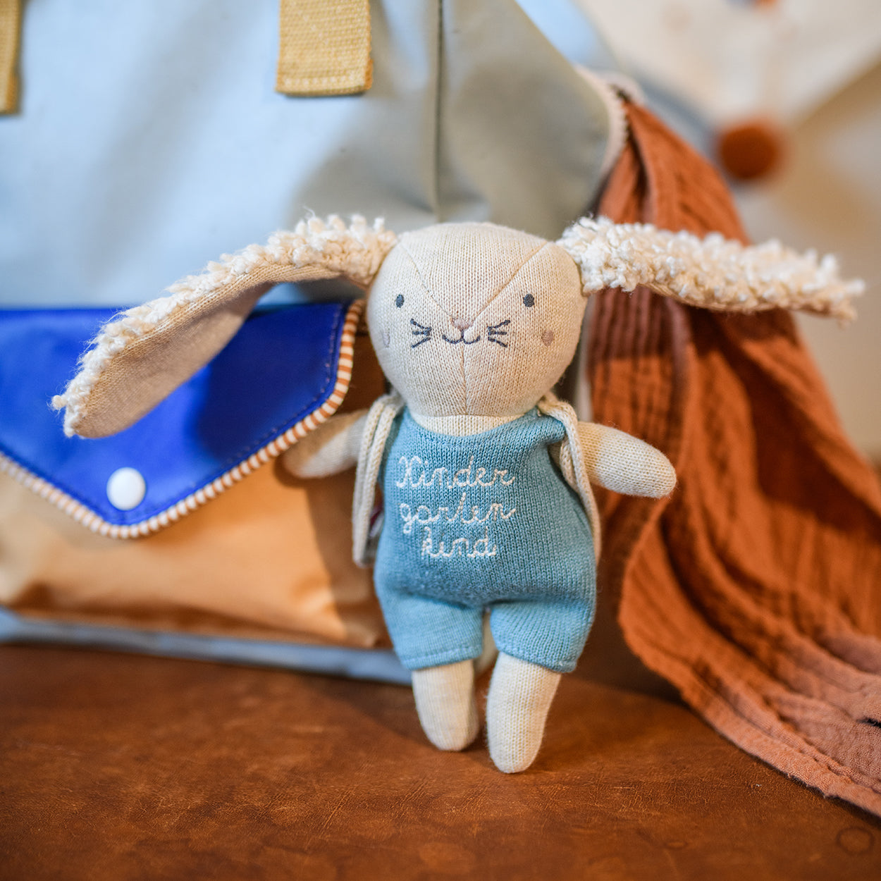 Ava & Yves - Hase "Kindergartenkind", hellblau