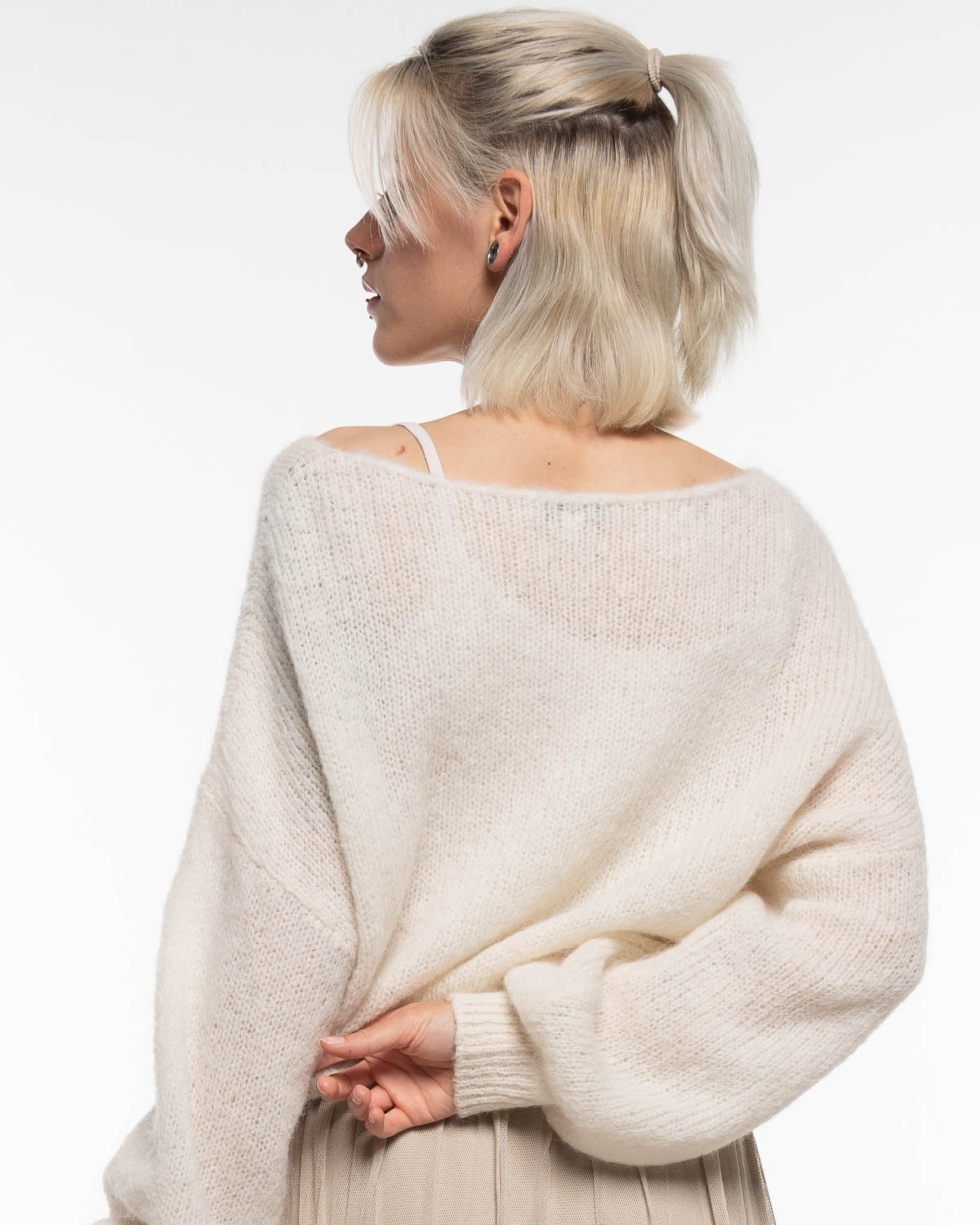 Alma & Lovis - Alpaka Pullover mit V-Ausschnitt creme