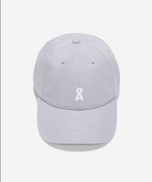 Klassische und coole Kappe Yeenas in natur aus Biobaumwolle von Armedangels, sie ist super angenehm zu tragen....