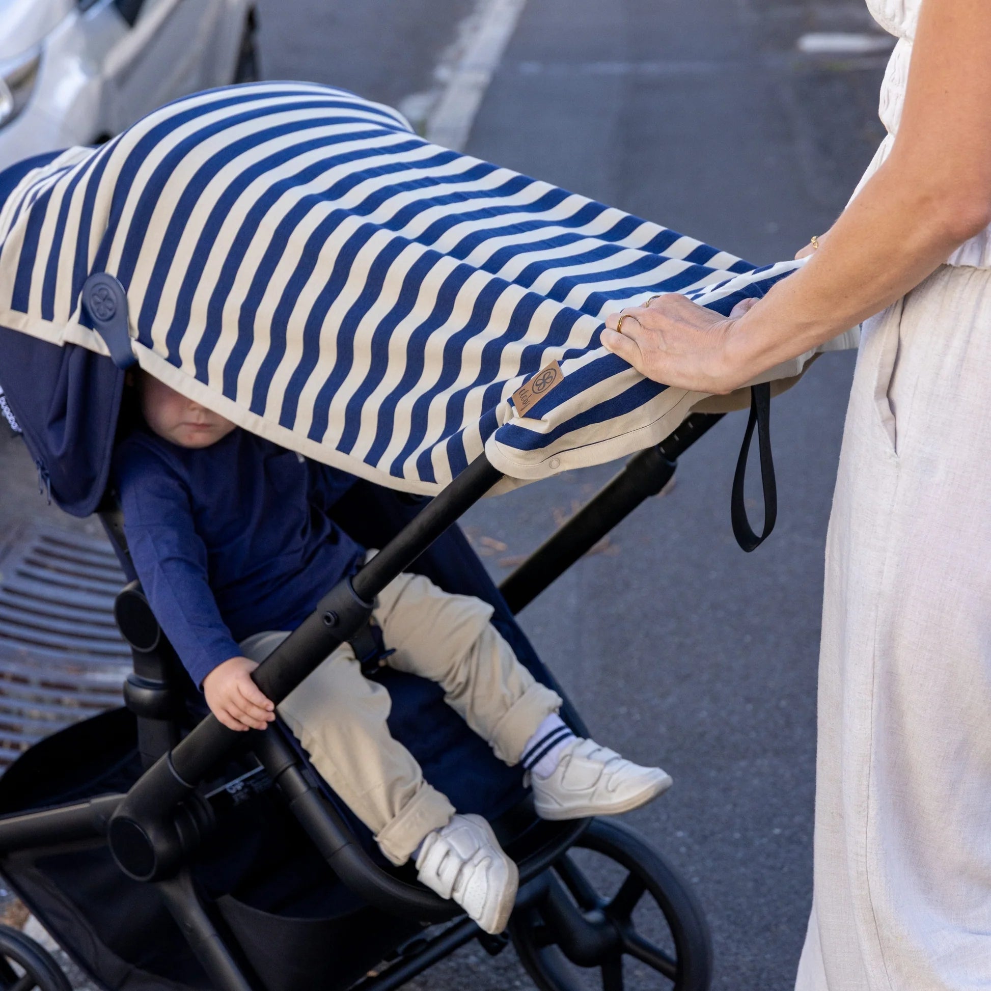 Cloby - Babydecke/ Sonnenschutz mit UV-Schutz 50 Streifen blau/ beige