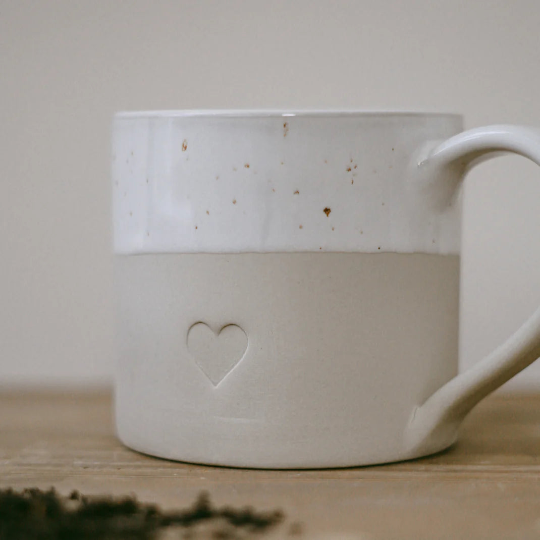 Eulenschnitt - große Tasse Herz mit Henkel
