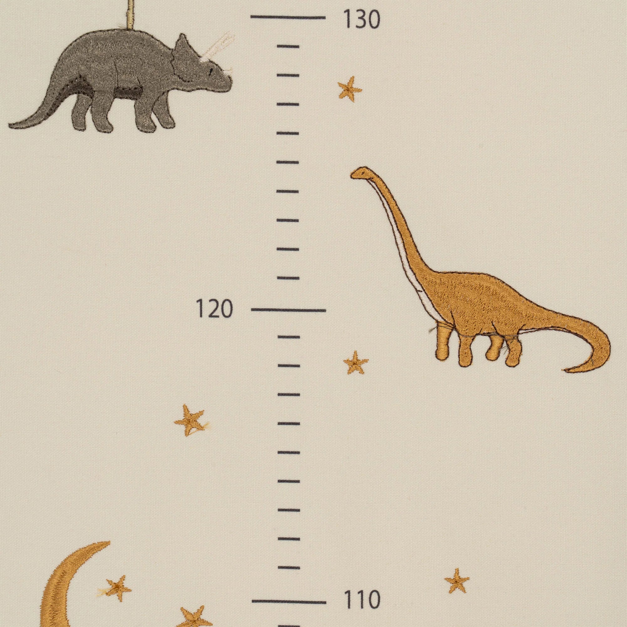 Konges Slojd - bestickte Messlatte Baumwolle Dino