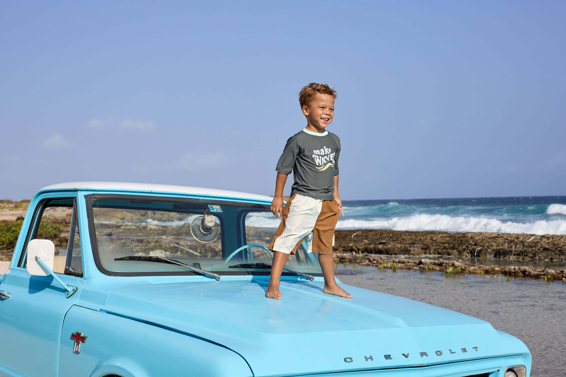 Lässig-badeshirt-grün-makewaves