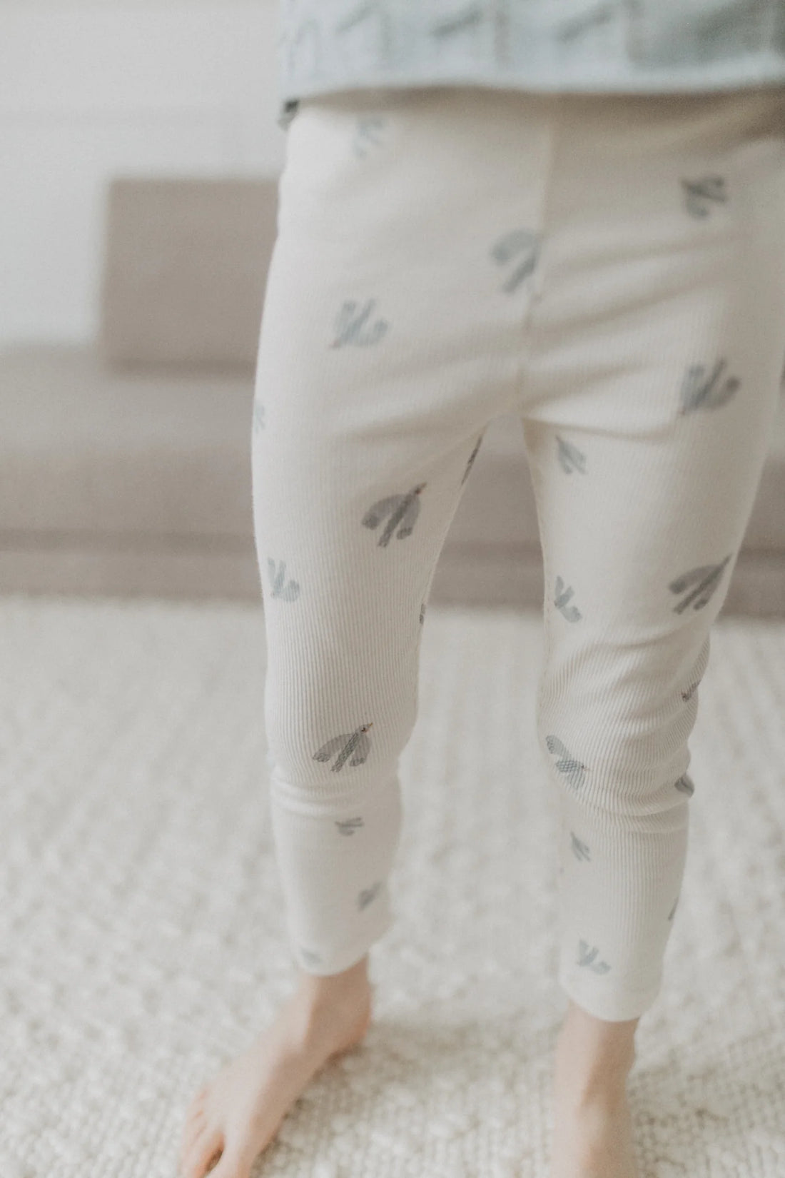 Leevje - Leggings "Birds" für Babys/Mädchen beige