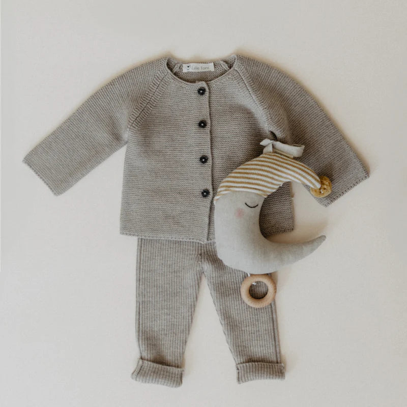 Lille Toni - Baby Leggings "Finn" braun aus Merinowolle und Strickjacke