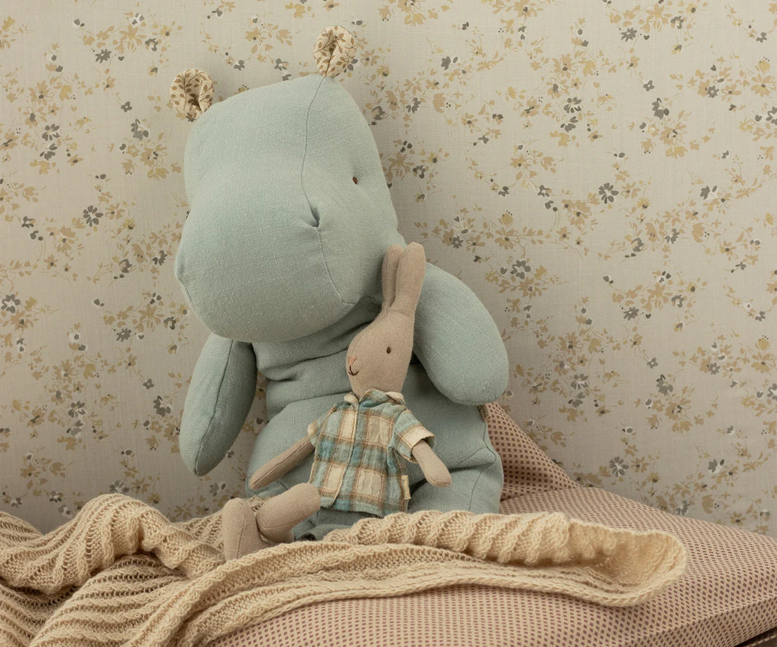 Maileg-Hippo-blaugrau