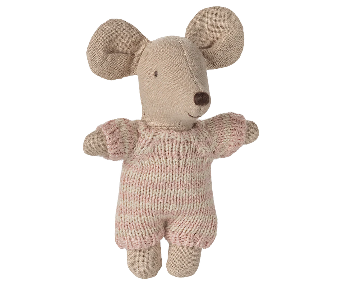Maileg - Babymaus in der Tragentasche rosa