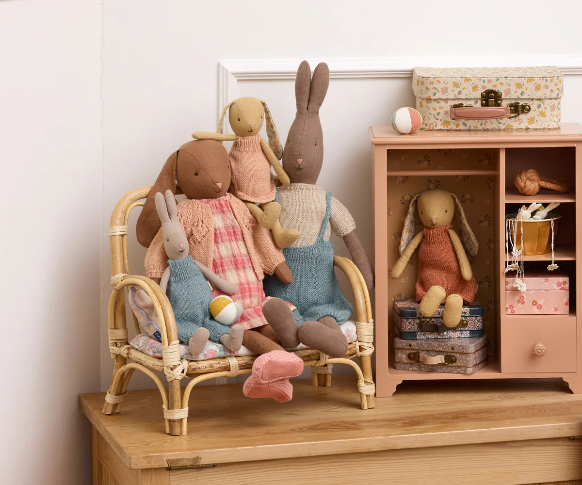 Maileg - Hase cremegelb getsricktes Kleid rosa