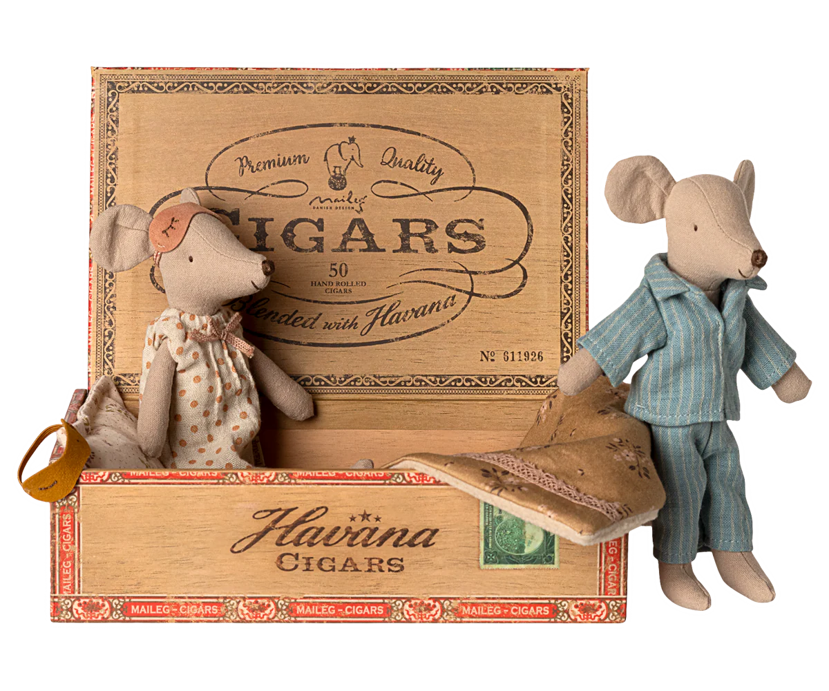 Maileg - Mama und Papa Mäuse in Zigarrenkiste