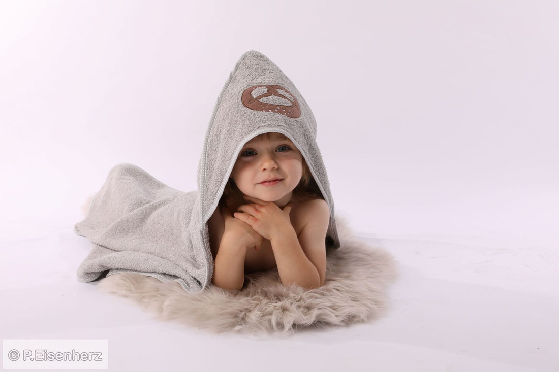 P. Eisenherz - Baby Kapuzenhandtuch Breze grau