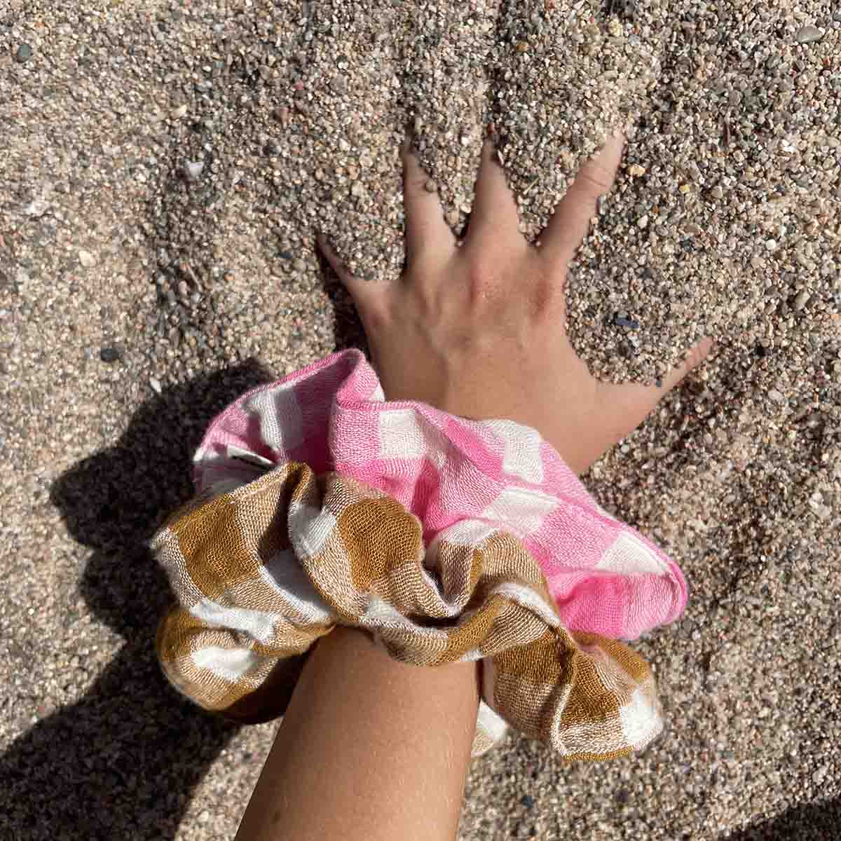 Rose in April - Scrunchie Karo rosa