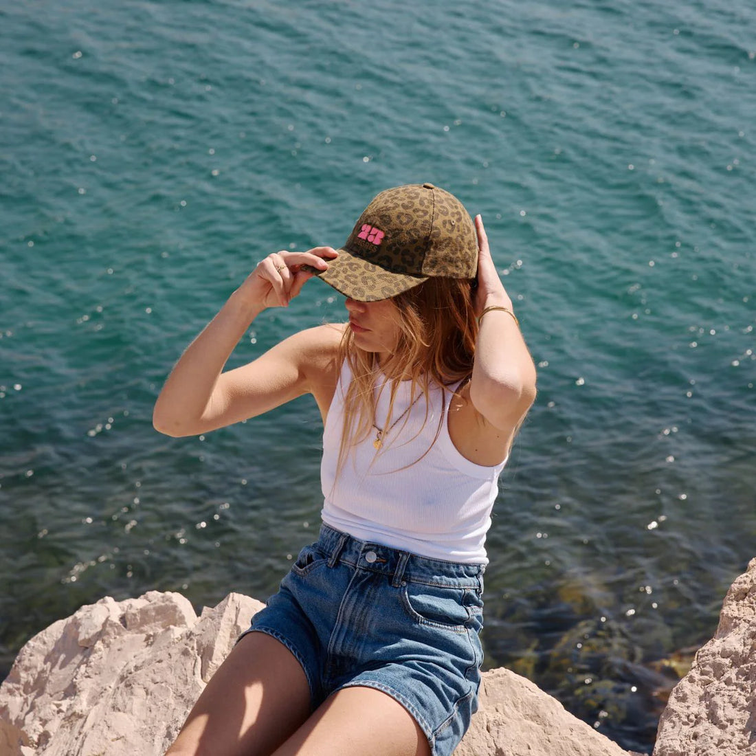 Rose in April - Cap 23 Degrees Leoprint schwarz/ olive