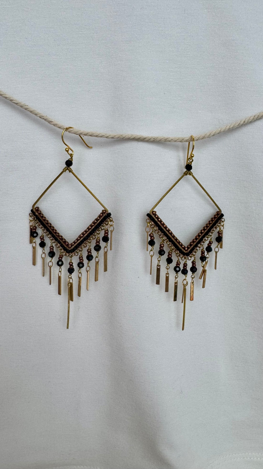 Sister Schmuck - handgefertigte Ohrringe Viereck schwarz