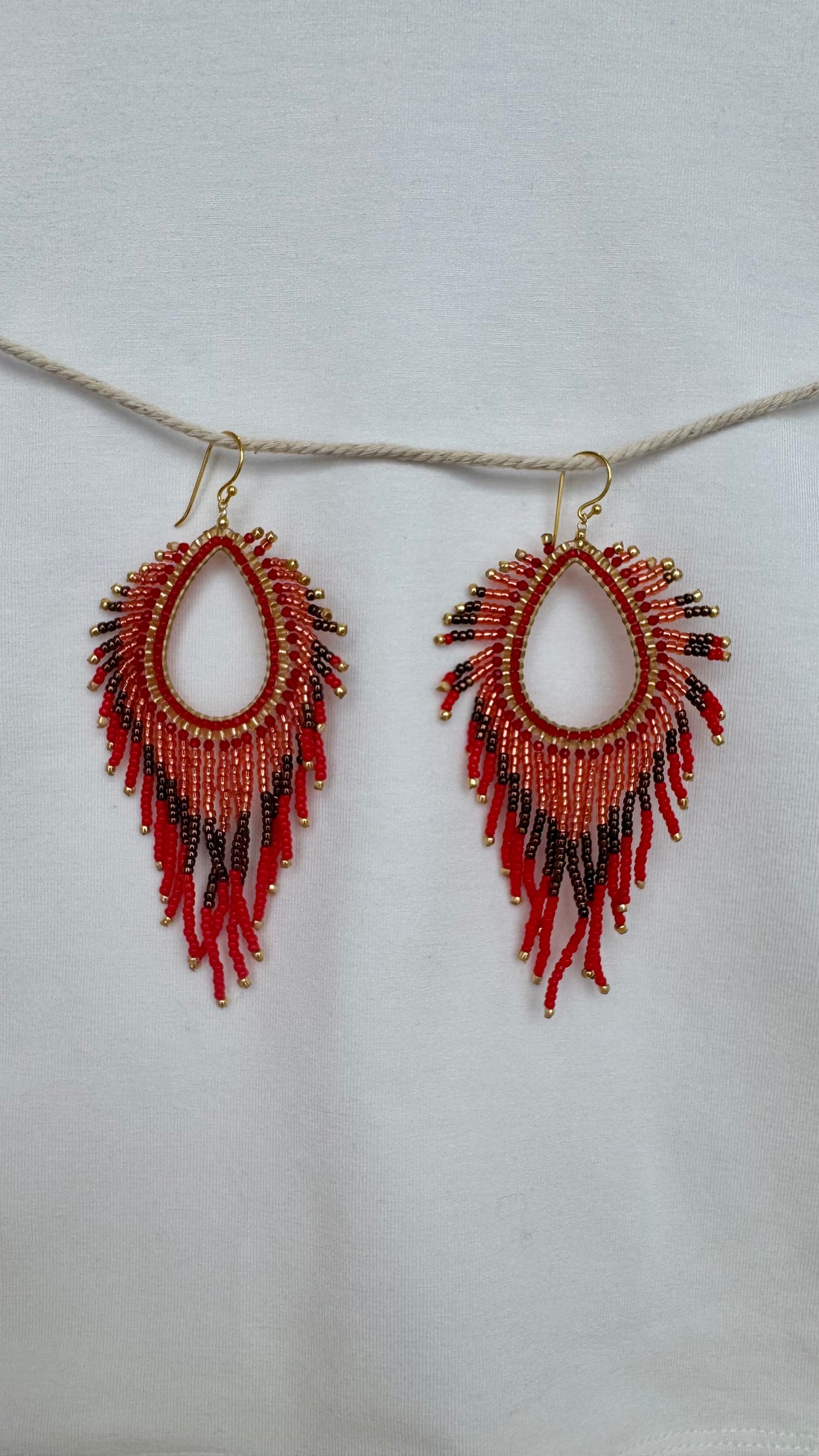 Sister Schmuck - handgefertigte Ohrringe Pfau rot-gold