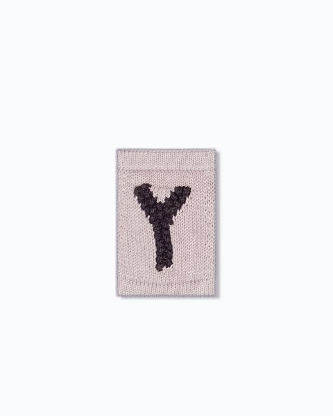 Smallstuff - gestrickte Buchstaben A-Z natur lassen sich zu einer Girlande auffädeln