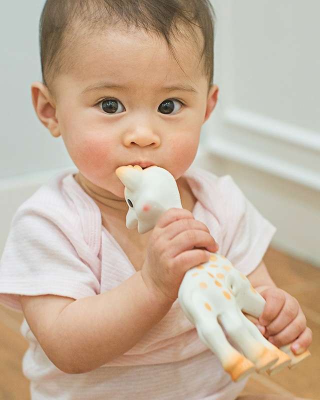 Sophie la girafe - Sophie Babyspielzeug & Beißring aus NAturkautschuk