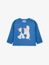 Das Baby-T-Shirt „Fairy Dog“ in Blau mit einer riesigen Hundezeichnung