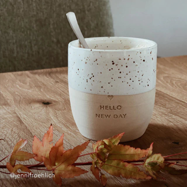 Eulenschnitt - handgemachter Becher HELLO NEW DAY - AURYN Shop