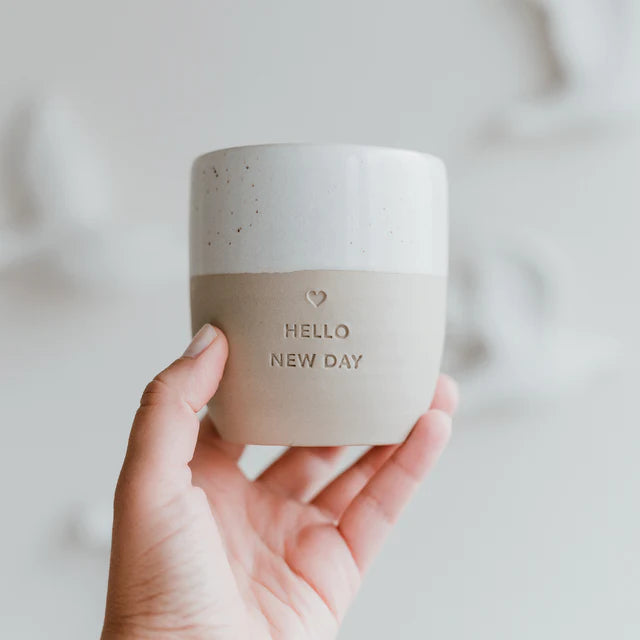 Eulenschnitt - handgemachter Becher HELLO NEW DAY - AURYN Shop