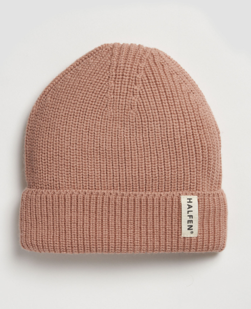 Die hochwertige Verarbeitung und das besondere Material machen diese Kindermütze zu einem langjährigen Begleiter, der in der kalten Jahreszeit treue Dienste leisten wird.