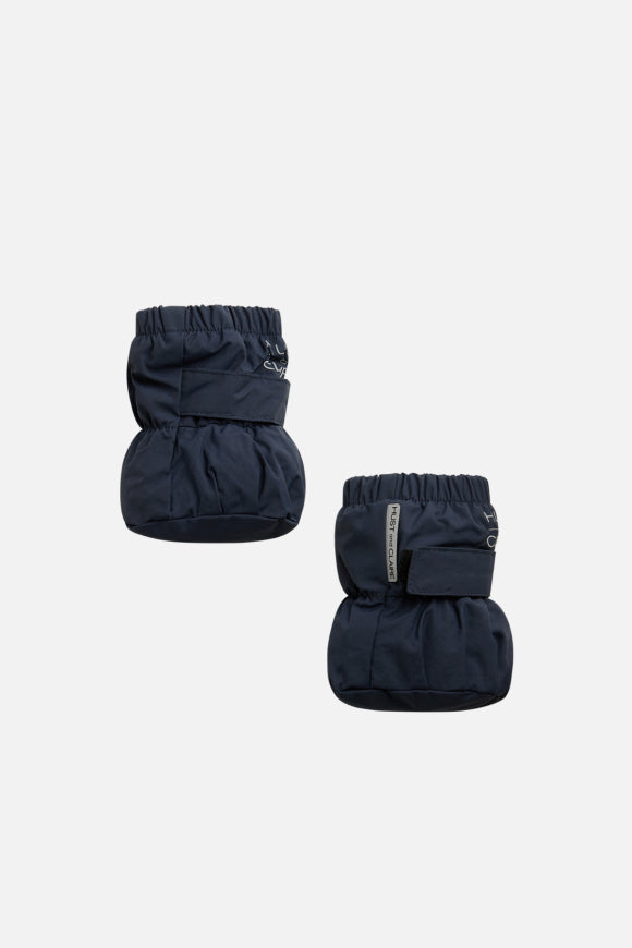 Füßlinge mit Baumwollfutter von Hust & Claire haben elastische Knöchel mit verstellbaren Klettbändern.