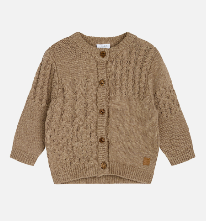 Bequeme Strickjacke mit leichtem Muster aus 100 % Bio-Baumwolle. für Mädchen und Jungen von Hust & Claire.