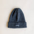 Die stylische, leichte Merino Strick-Beanie ist besonders zart zu sensibler Baby- und Kinderhaut.