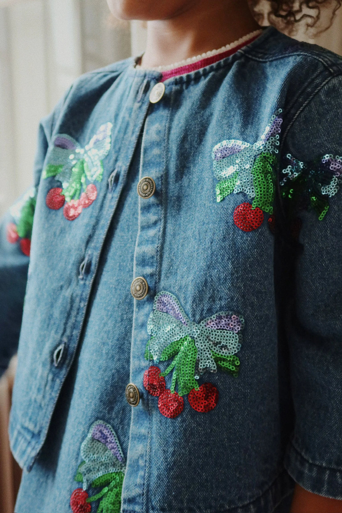 Konges Slojd - Kinder/ Baby Jeansjacke Kirsch-Schleifen für Mädchen zu kombinieren mit dem passenden Kleid