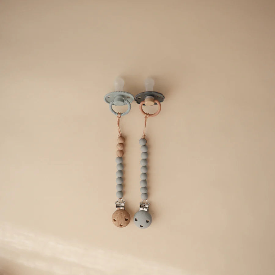 Mushie - Schnullerkette Silikonkugeln Hera hellblau - AURYN Shop