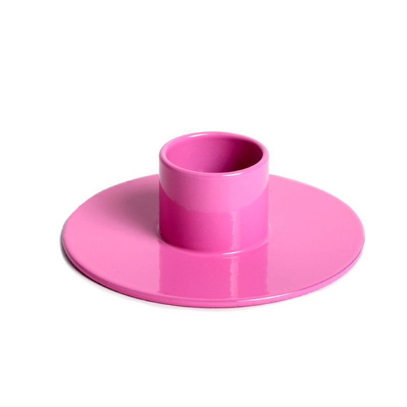 Ein auf seine wesentliche Funktion reduziertes Produkt, das ist der Kerzenhalter POP.Not the girl who misses much - Kerzenhalter POP pink