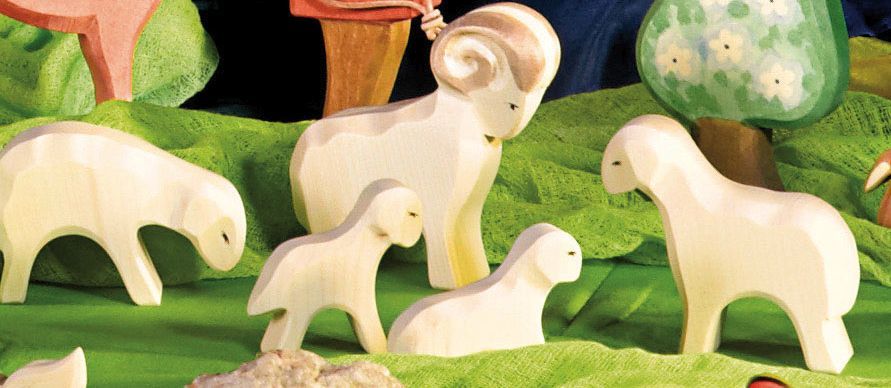 Ostheimer - Holzfigur Schaf stehend