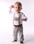 Babyhose von P. Eisenherz mit appliziertem Hosenlatz mit Eichblatt Stickerei und schöner Borte.