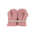 Die perfekten, flauschigen Fäustlinge aus Bio-Wollfleece von Pure Pure sind weich und anschmiegsam, sodass kleine Kinderhändchen bestens vor der eisigen Winterkälte geschützt sind.