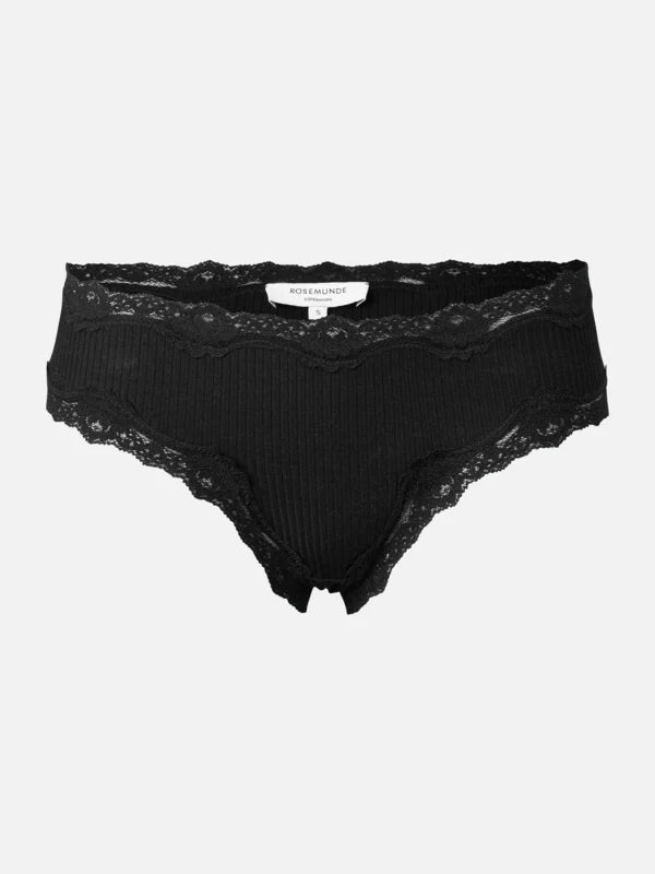 Dieser schicke und bequeme Hipster-Slip mit Spitze besteht aus der weichsten Mischung aus Seide, Baumwolle und Elasthan. Sie lassen sich perfekt unter jedem Outfit tragen und geben Ihnen den ganzen Tag über ein Gefühl von Luxus.