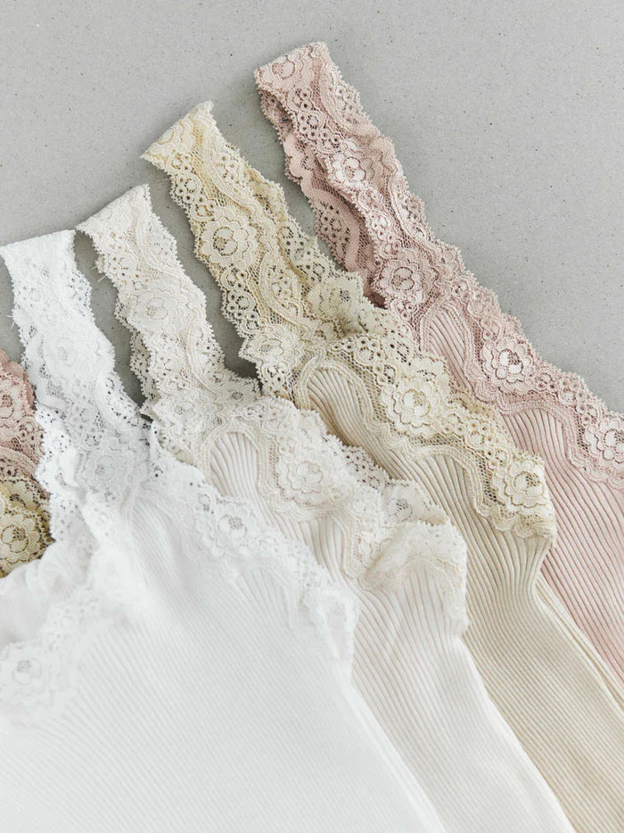Rosemunde - Seidentop Spitze rippengestrickt beige
