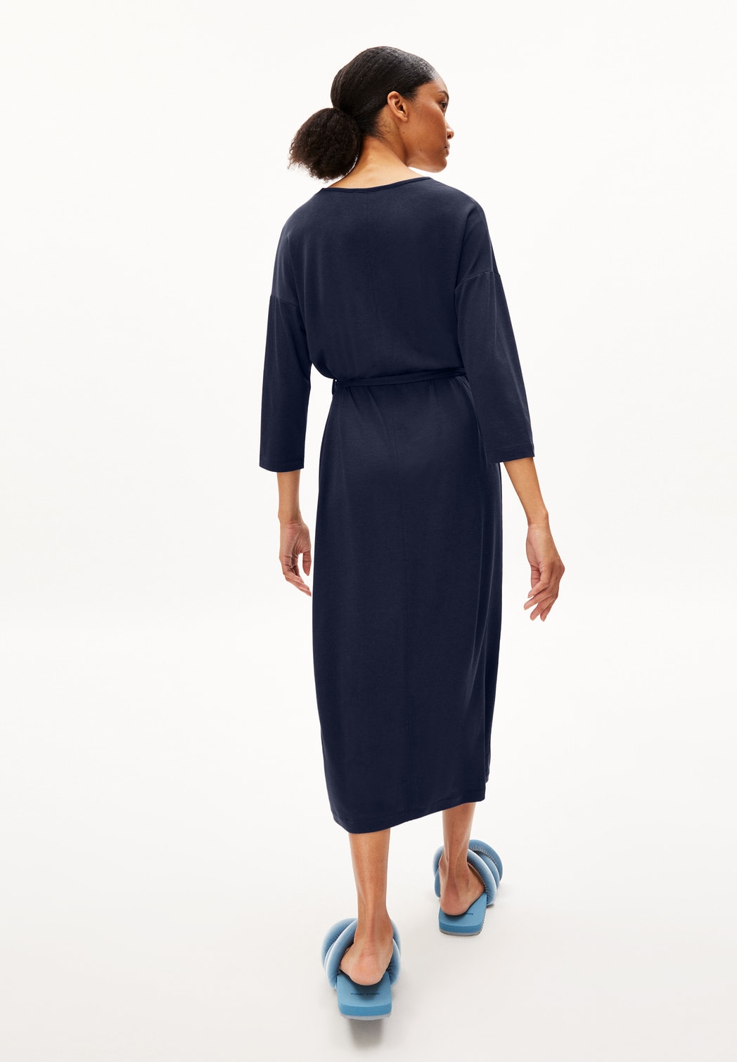 Armedangels - dunkelblaues Sommerkleid Oyamaa, fair produziert