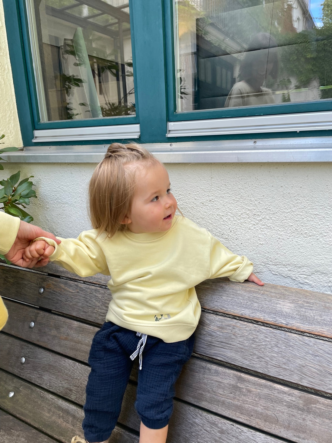 Auryn - Sweatshirt Biobaumwolle gelb mit Breze