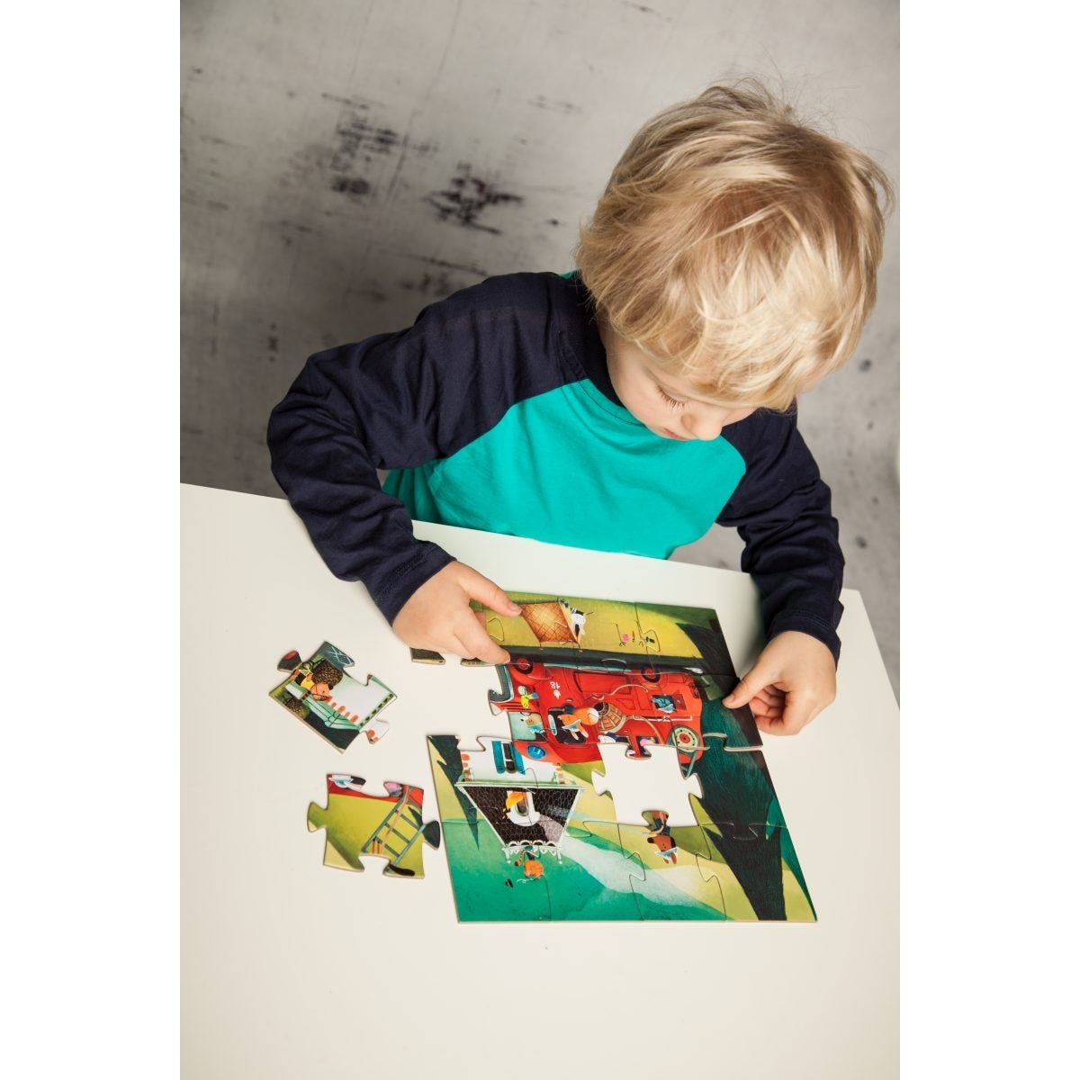 Kinderpuzzle Feuerwehrauto 16 Teile , fair produziert von Djeco, ab 3 Jahren