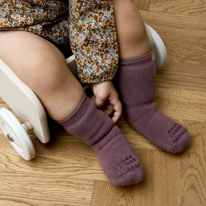Go Baby Go - Stoppersocken lila - AURYN Shop