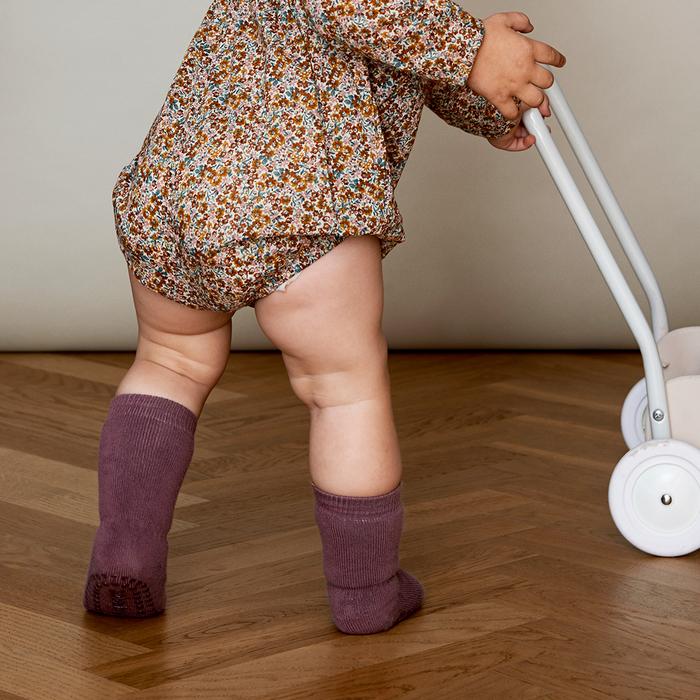 Go Baby Go - Stoppersocken lila - AURYN Shop