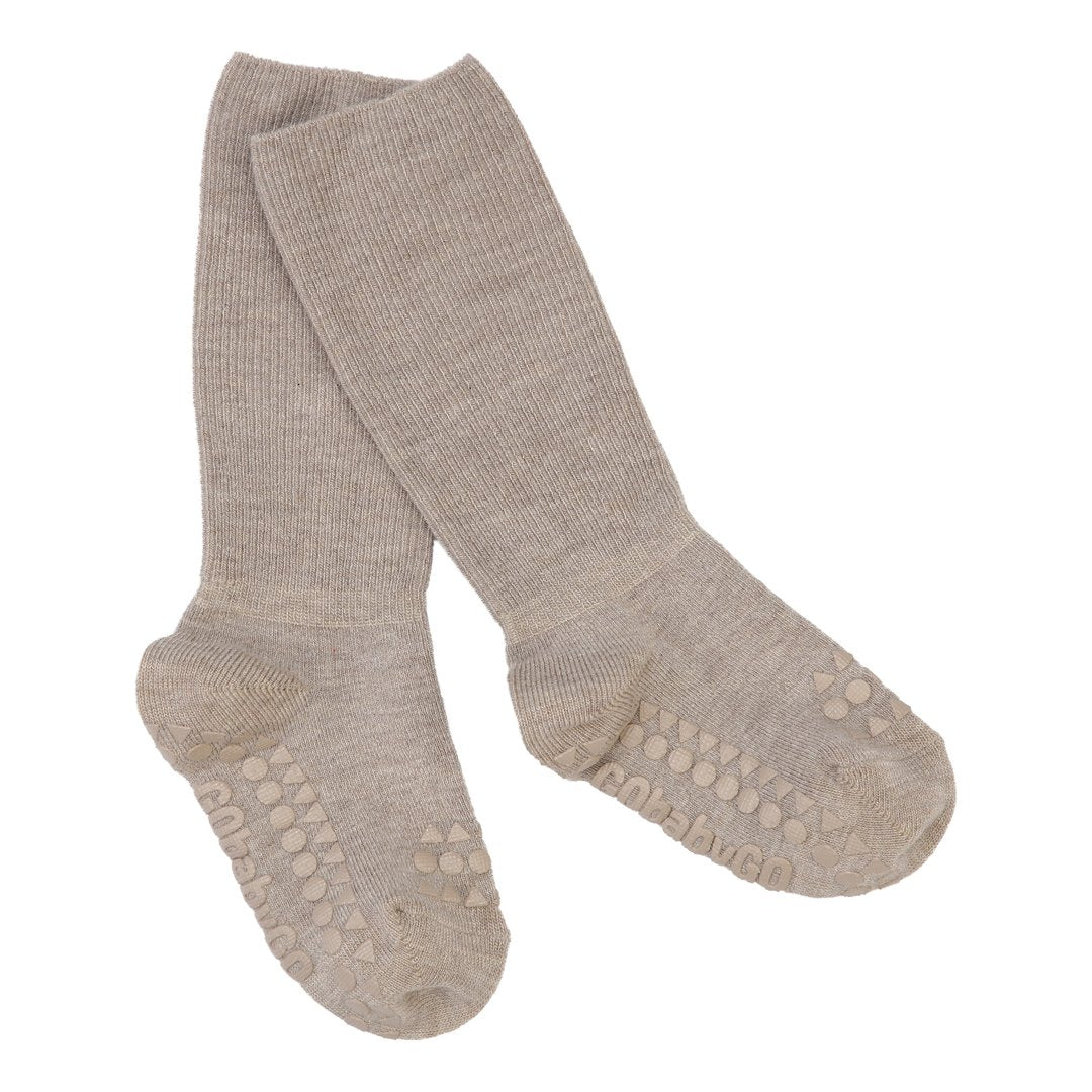 Stoppersocken aus Bambus in sand für Mädchen und Jungen, fair produziert von go Baby go