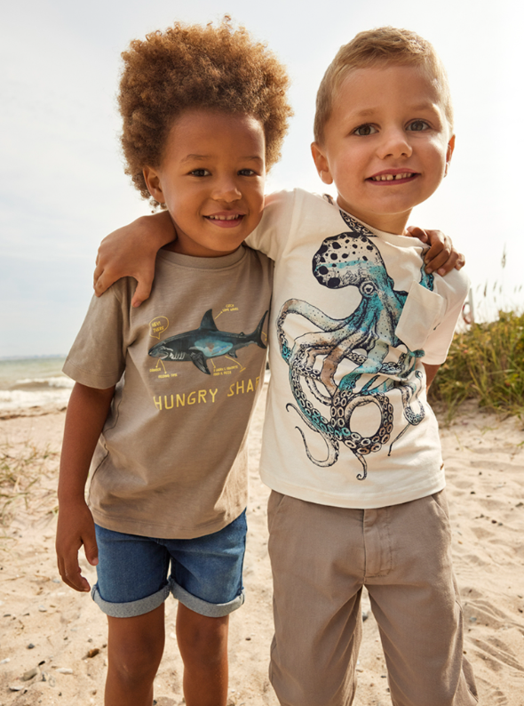 Minymo-133137-t-shirt-shark-grau