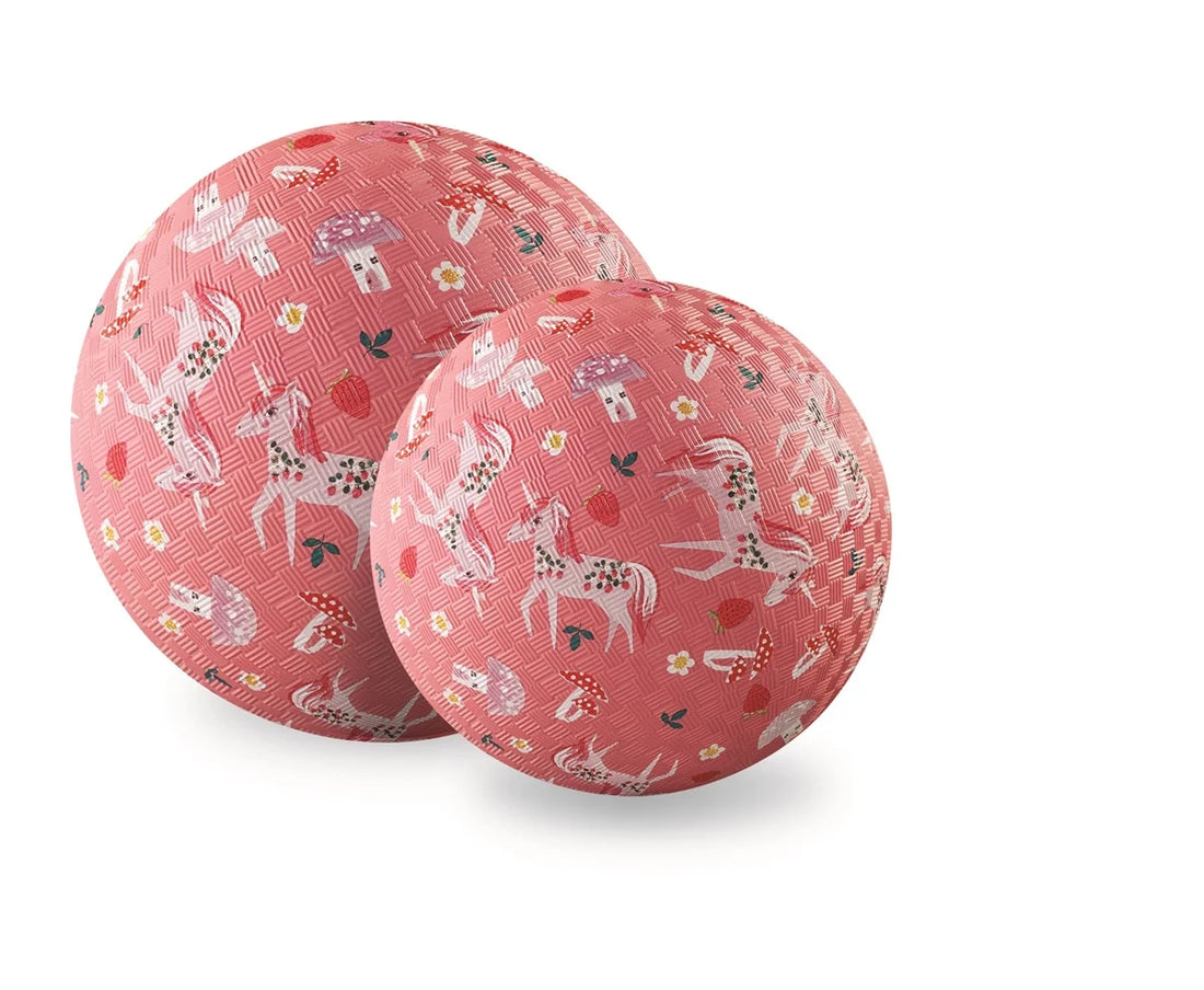 Die frechen, bunten Bälle von Crocodile Creek aus Naturkautschuk für Mädchen und Jungen eignen sich perfekt zum spielen für drinnen & draußen. Erhältlich in klein (13cm) & groß (18cm).