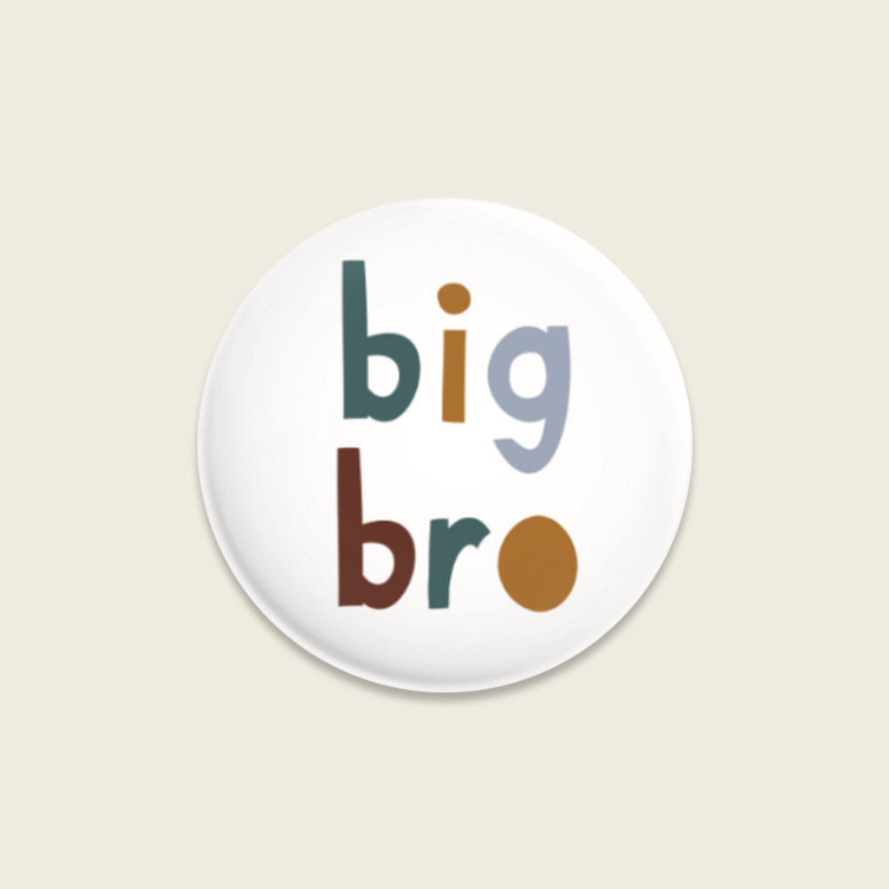 Ava &amp; Yves - Kinder Button Big Bro