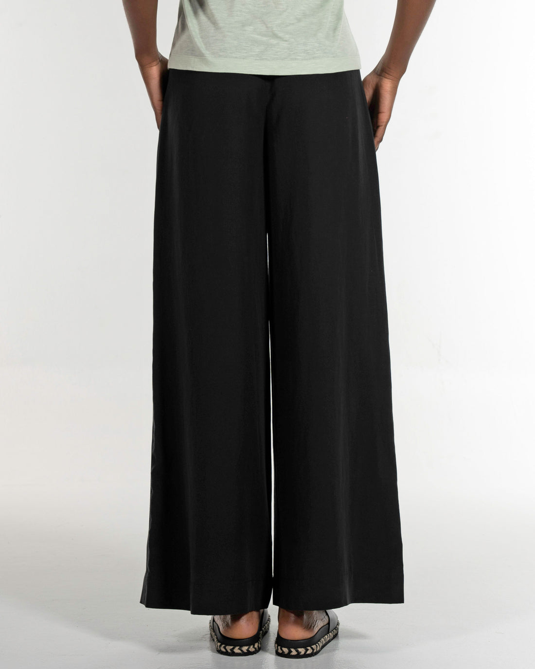 Alma &amp; Lovis - weite Hose Marlene aus Tencel und Leinen schwarz