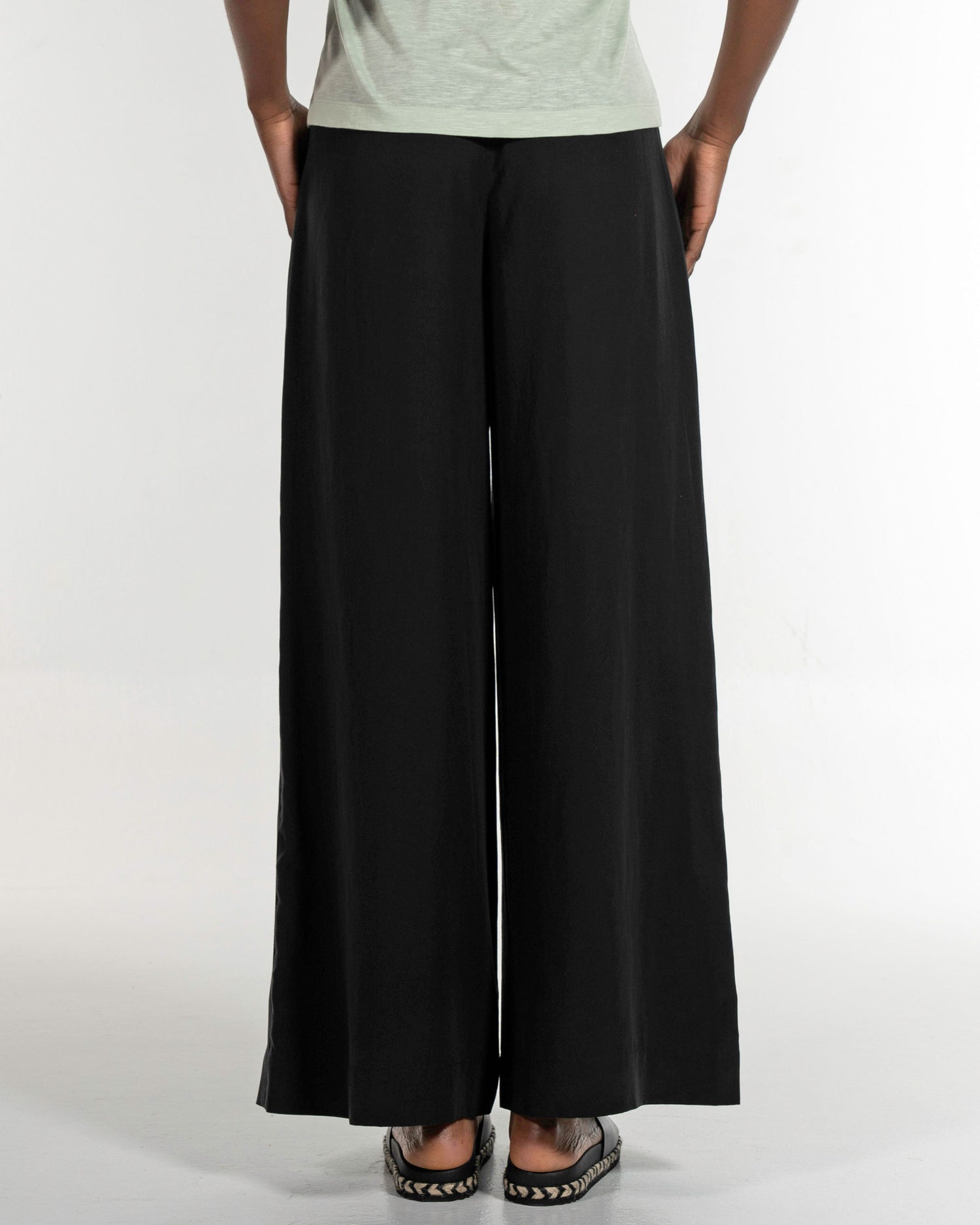 Alma &amp; Lovis - weite Hose Marlene aus Tencel und Leinen schwarz