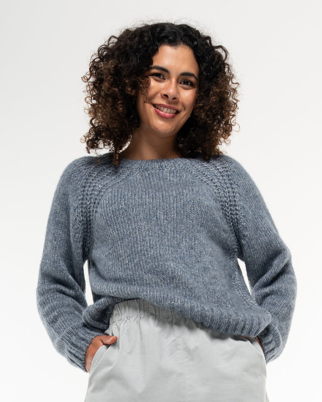 Alma & Lovis - Damen Strickpullover mit Wolle Blau