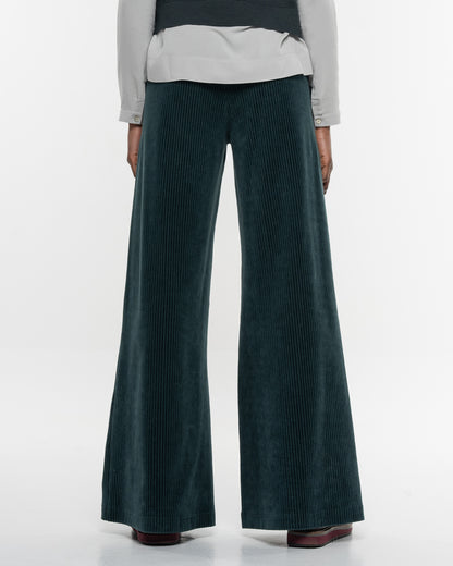 Alma &amp; Lovis - Cordhose für Damen in grün / Bio-Baumwolle