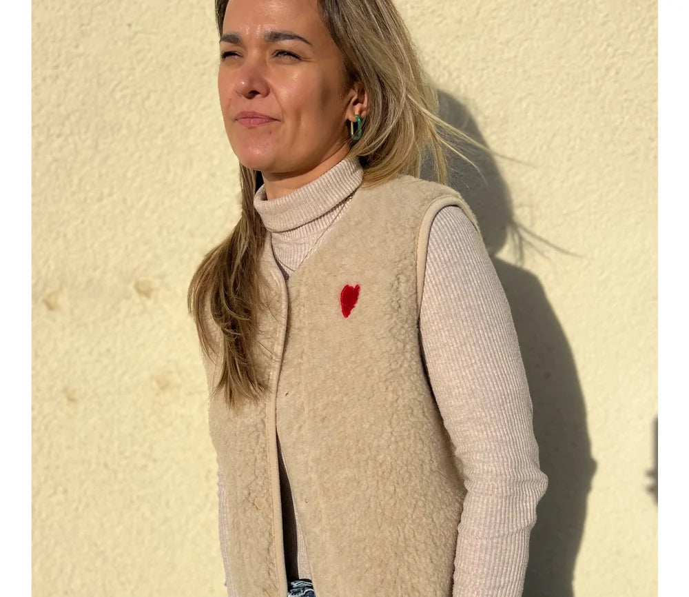 Alwero - Kuschelige Damen Wollweste TYP beige mit Herz