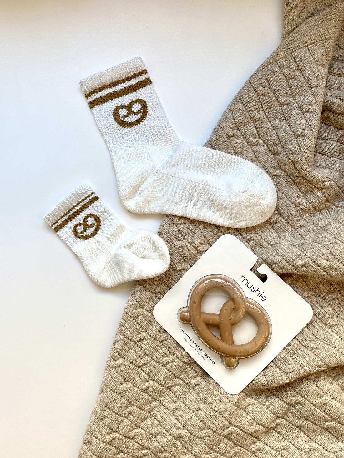 AURYN -  Brezen- Socken weiss/ braun - Partnerlooksocken MINI &amp; ME